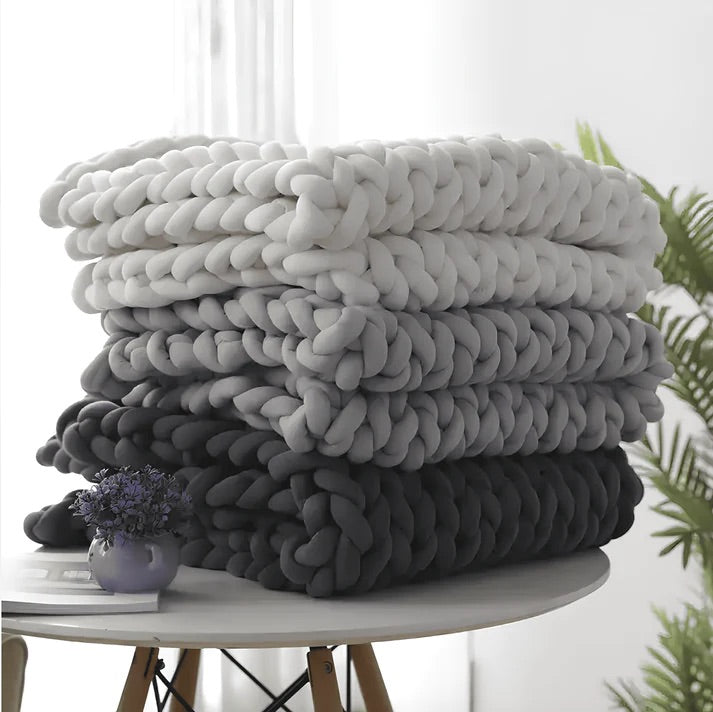 LUMINARA - Knitted Comfort Blanket