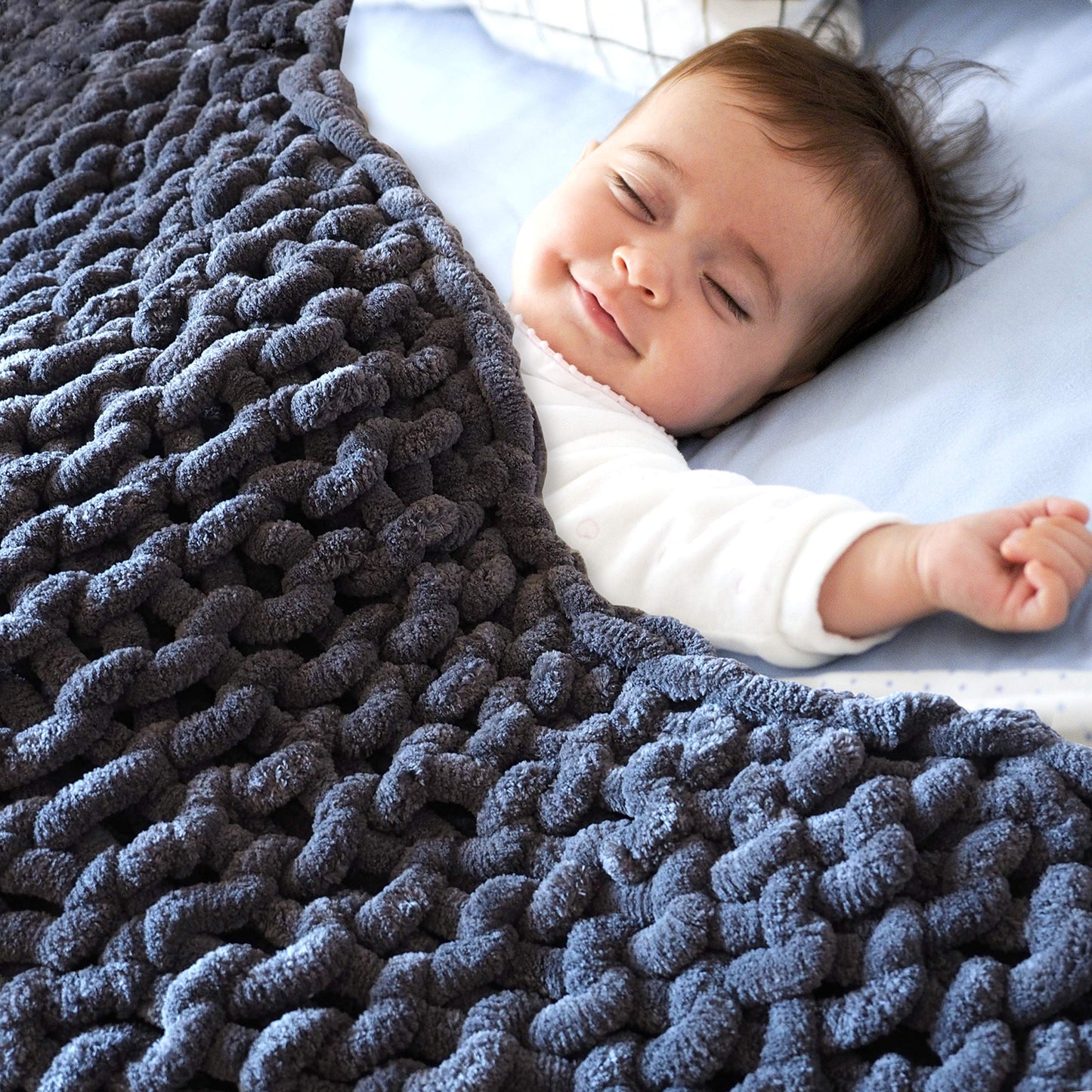 LUMINARA - Knitted Comfort Blanket